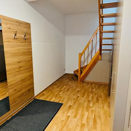 Arche - Eigene Haushaelfte Im Stadtzentrum