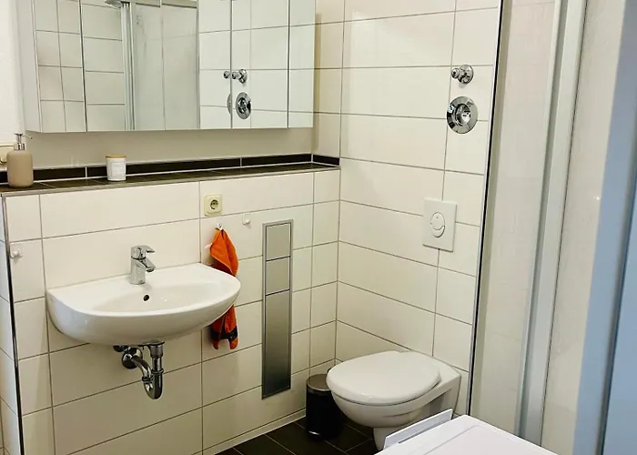 Arche - Eigene Haushaelfte Im Stadtzentrum ארנשטאדט