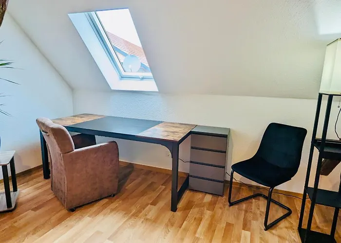 Arche - Eigene Haushaelfte Im Stadtzentrum דירה