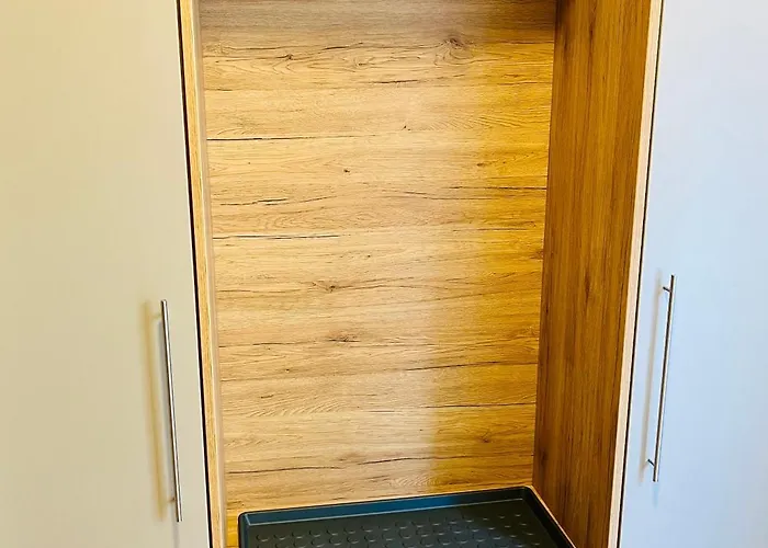 Arche - Eigene Haushaelfte Im Stadtzentrum דירה